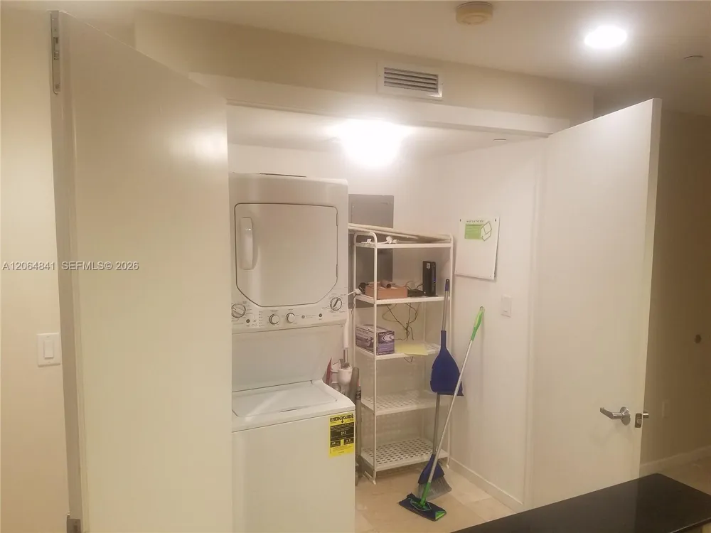 1060 Brickell Ave #2411 Miami, FL 33131