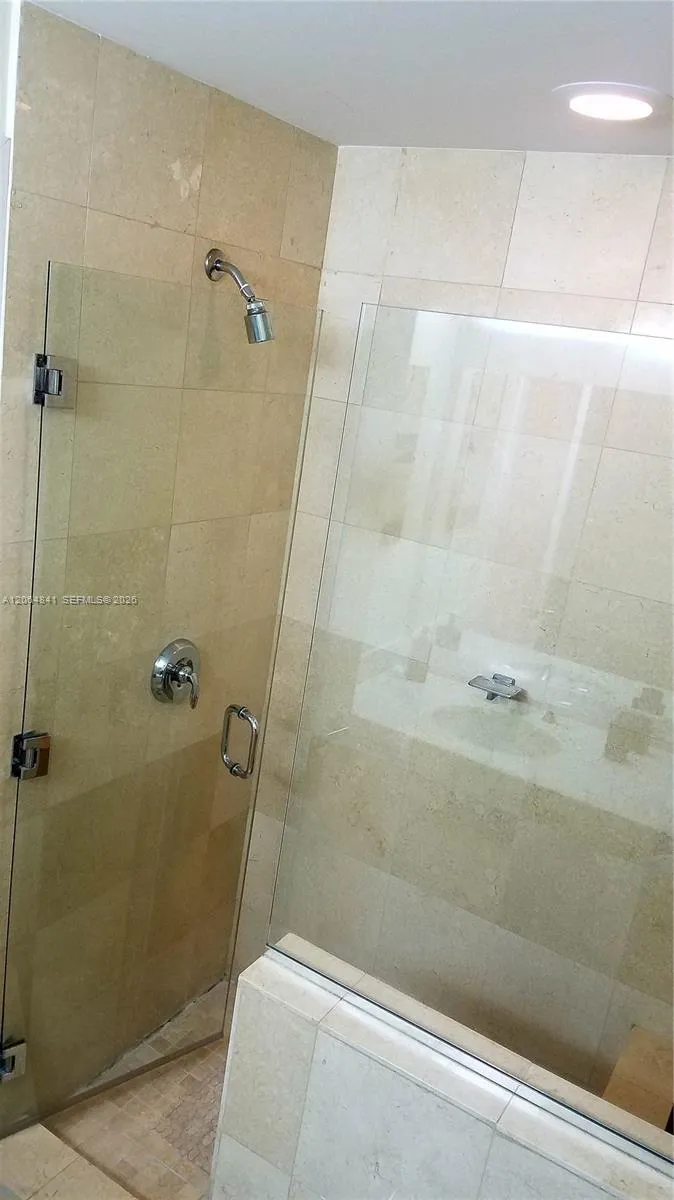 1060 Brickell Ave #2411 Miami, FL 33131