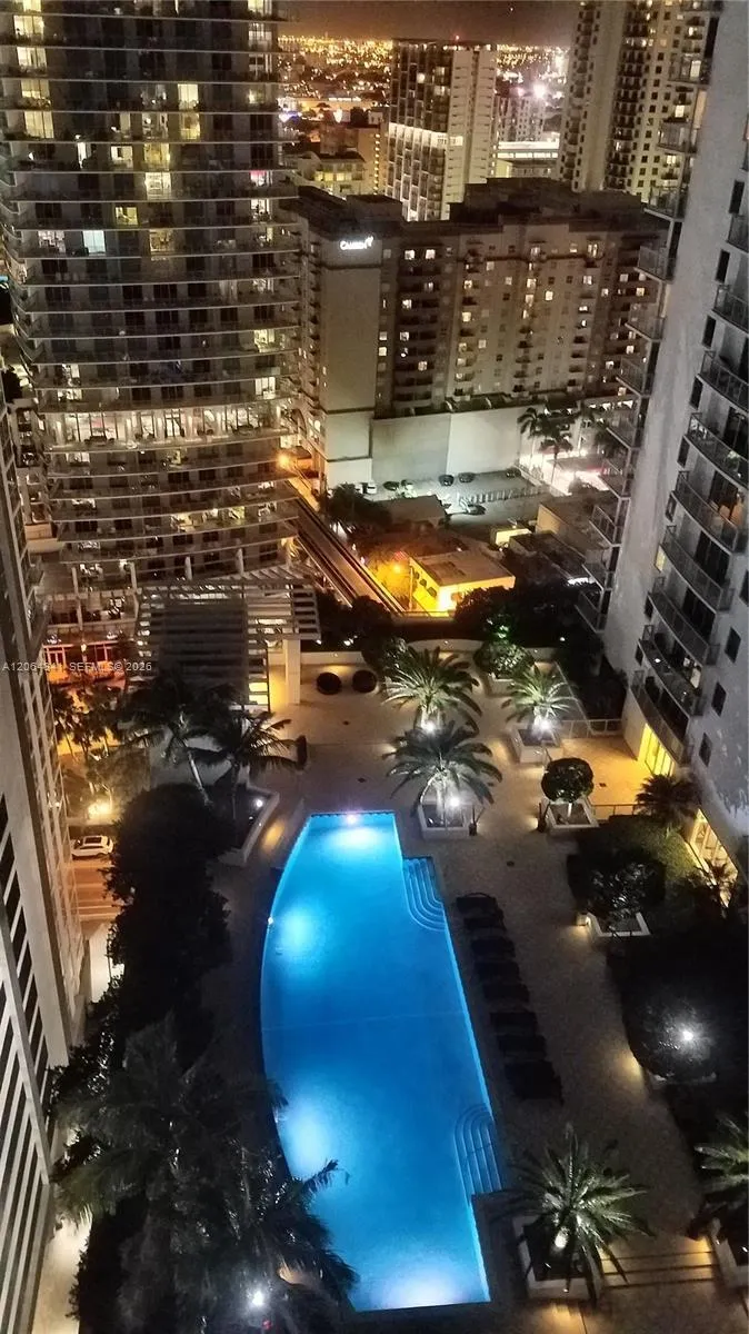 1060 Brickell Ave #2411 Miami, FL 33131