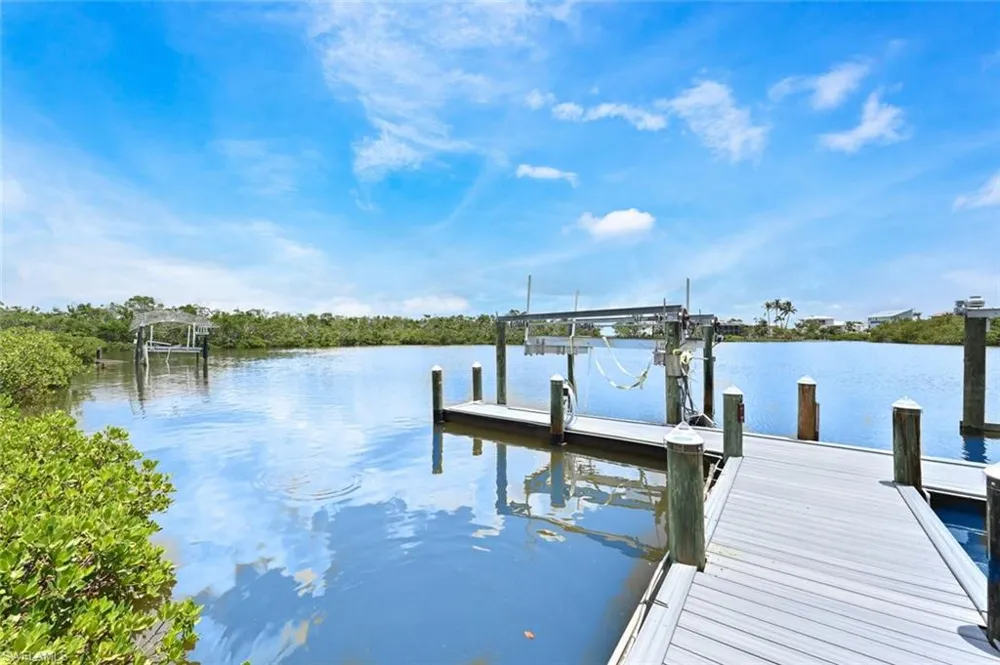 21511 Indian Bayou Drive Fort Myers Beach, FL 33931