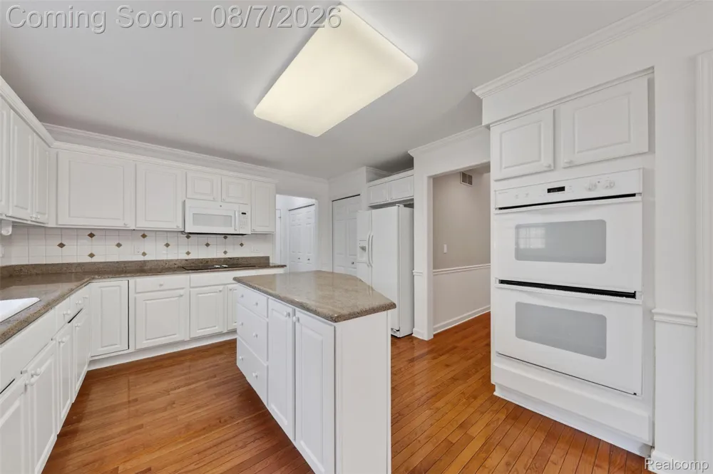 18144 Cascade Drive Northville Township, MI 48168