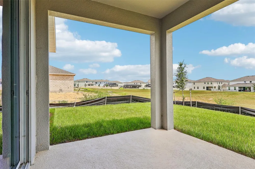 383 LEMONGRASS ROAD Minneola, FL 34715