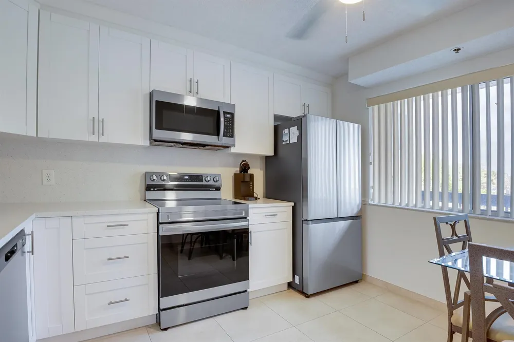 6698 10th Avenue #301 Lake Worth, FL 33467