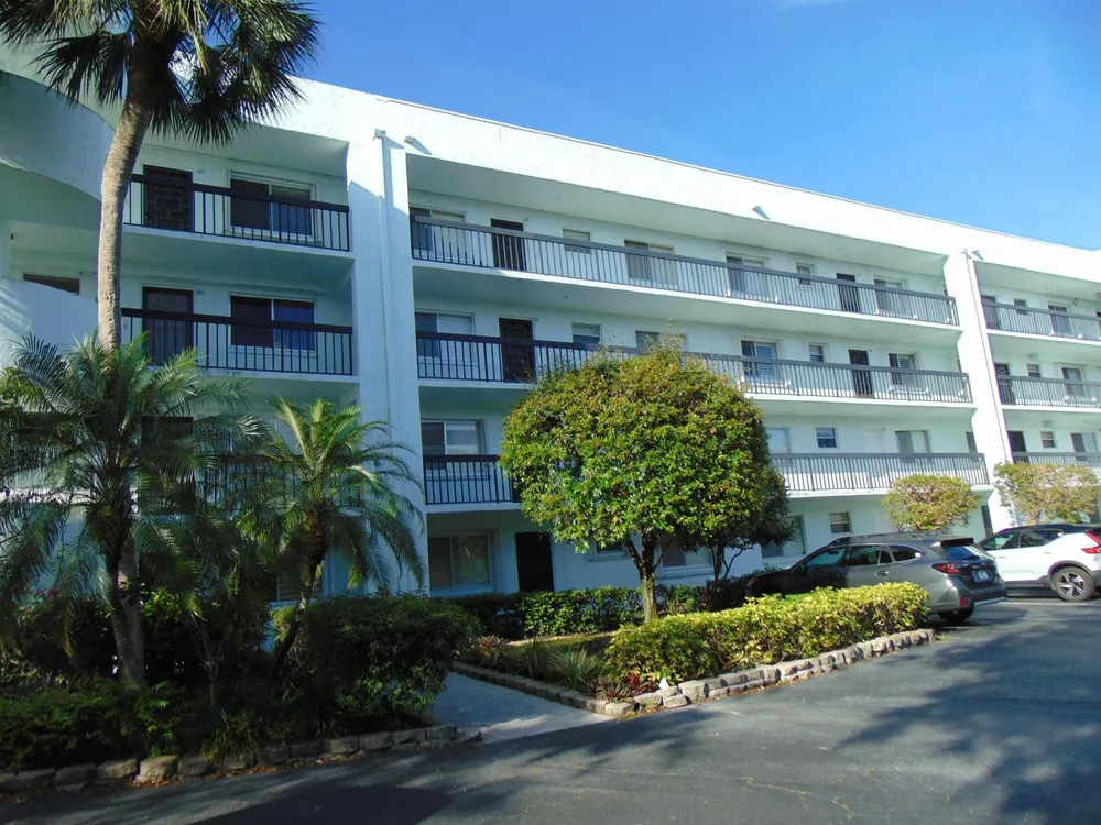 6698 10th Avenue #301 Lake Worth, FL 33467