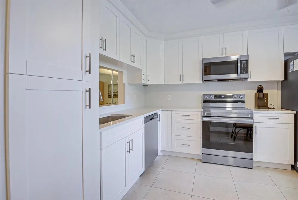 6698 10th Avenue #301 Lake Worth, FL 33467