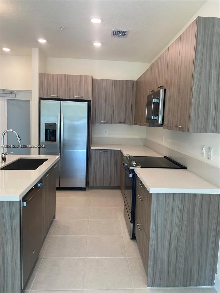 8201 NW 41st St #D-202 Doral, FL 33166