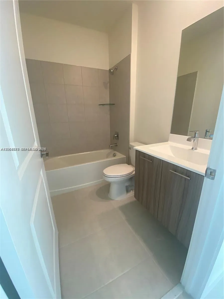 8201 NW 41st St #D-202 Doral, FL 33166