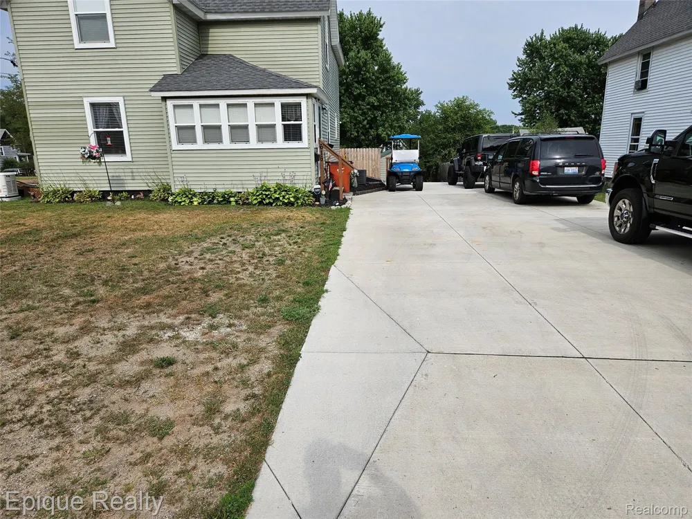 616 Crawford Street Belding City, MI 48809