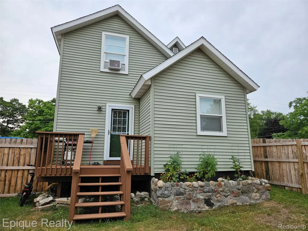 616 Crawford Street Belding City, MI 48809