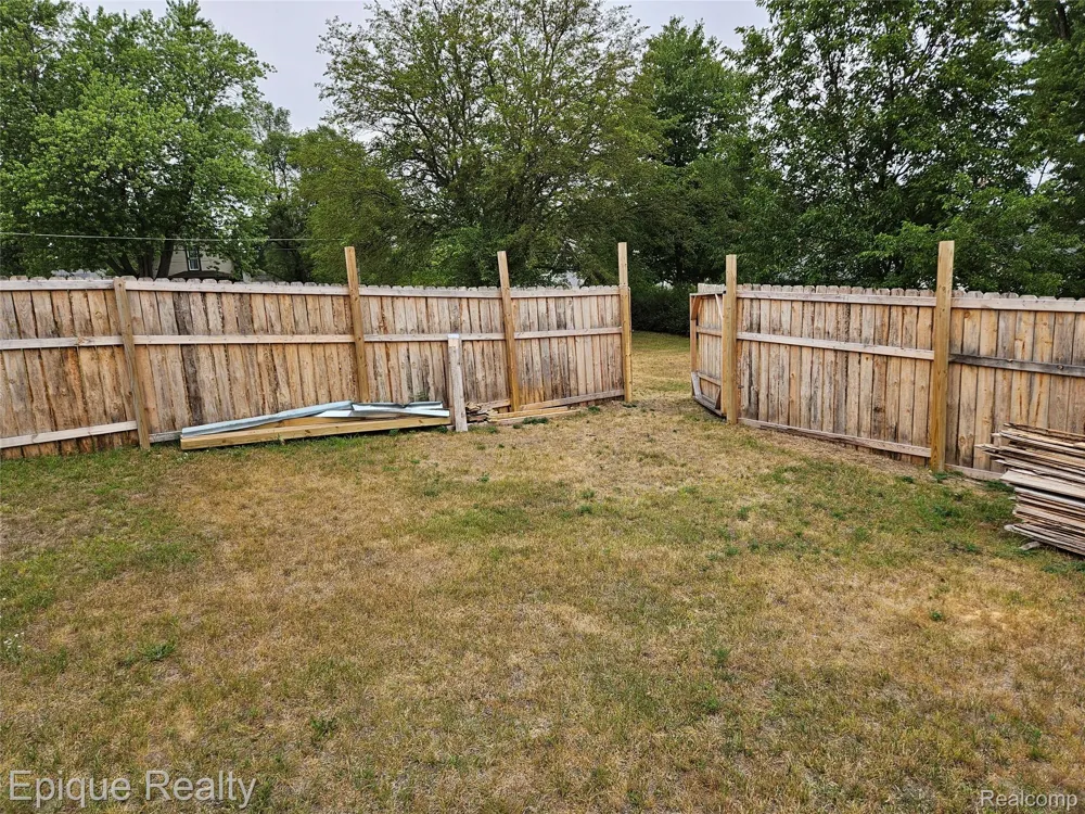 616 Crawford Street Belding City, MI 48809