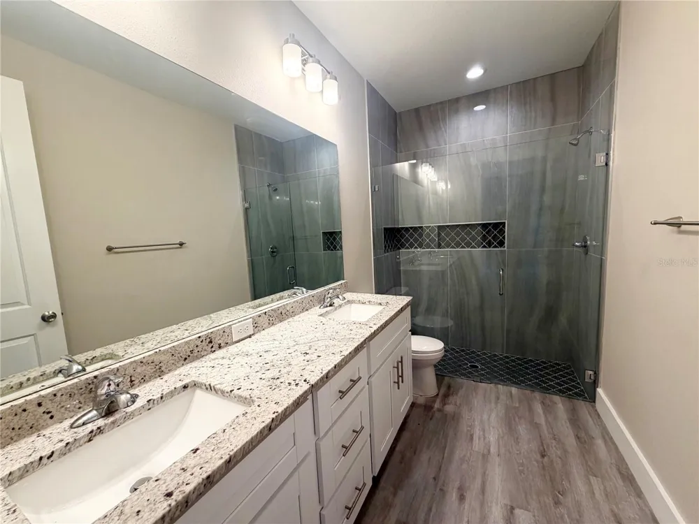 2125 W SAINT JOSEPH STREET Tampa, FL 33607