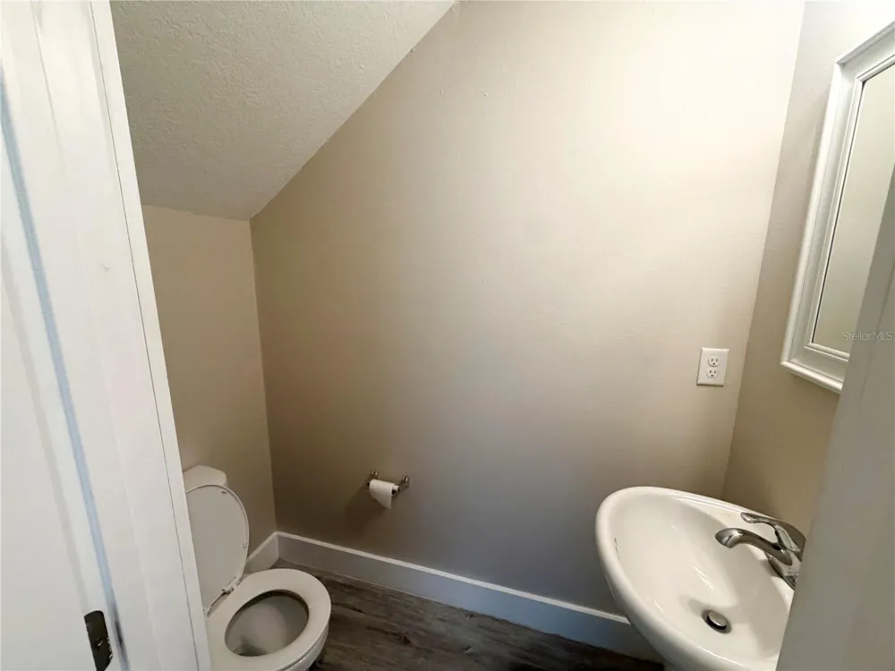 2125 W SAINT JOSEPH STREET Tampa, FL 33607