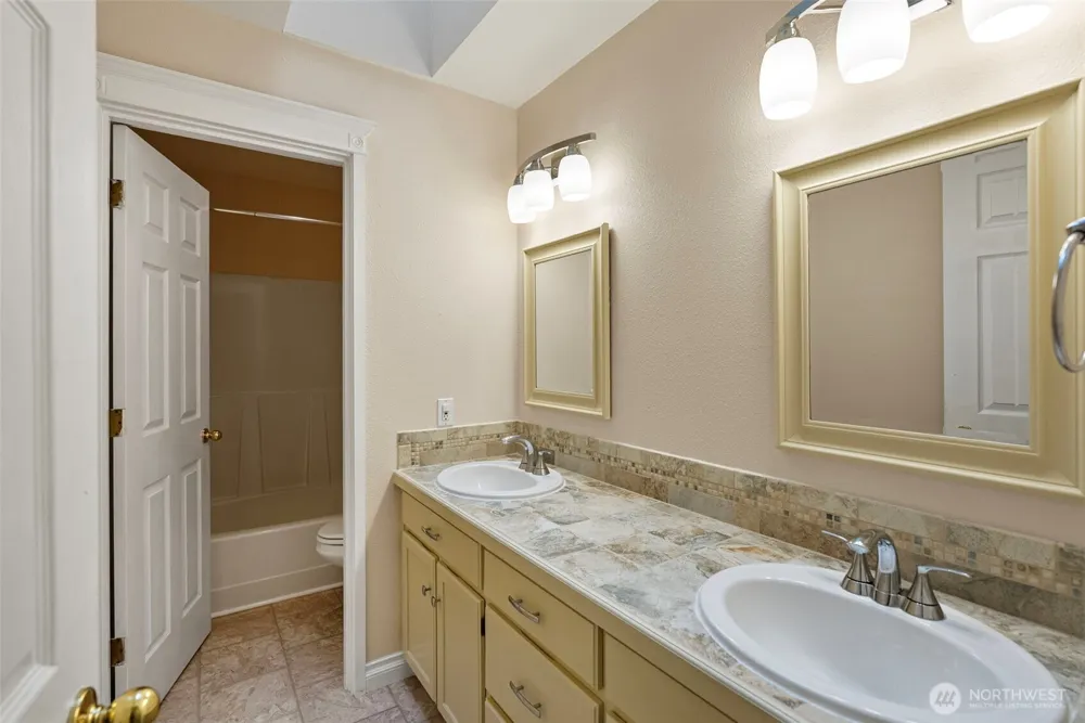 24810 Big Valley Road NE Poulsbo, WA 98370