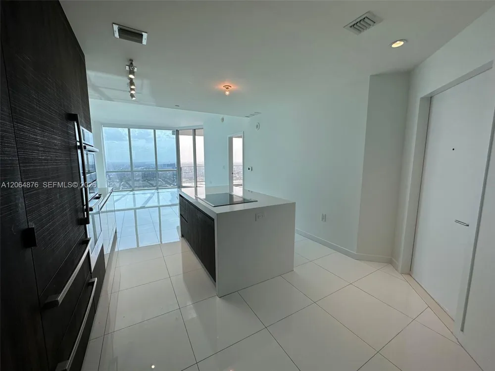 851 NE 1st Ave #4006 Miami, FL 33132