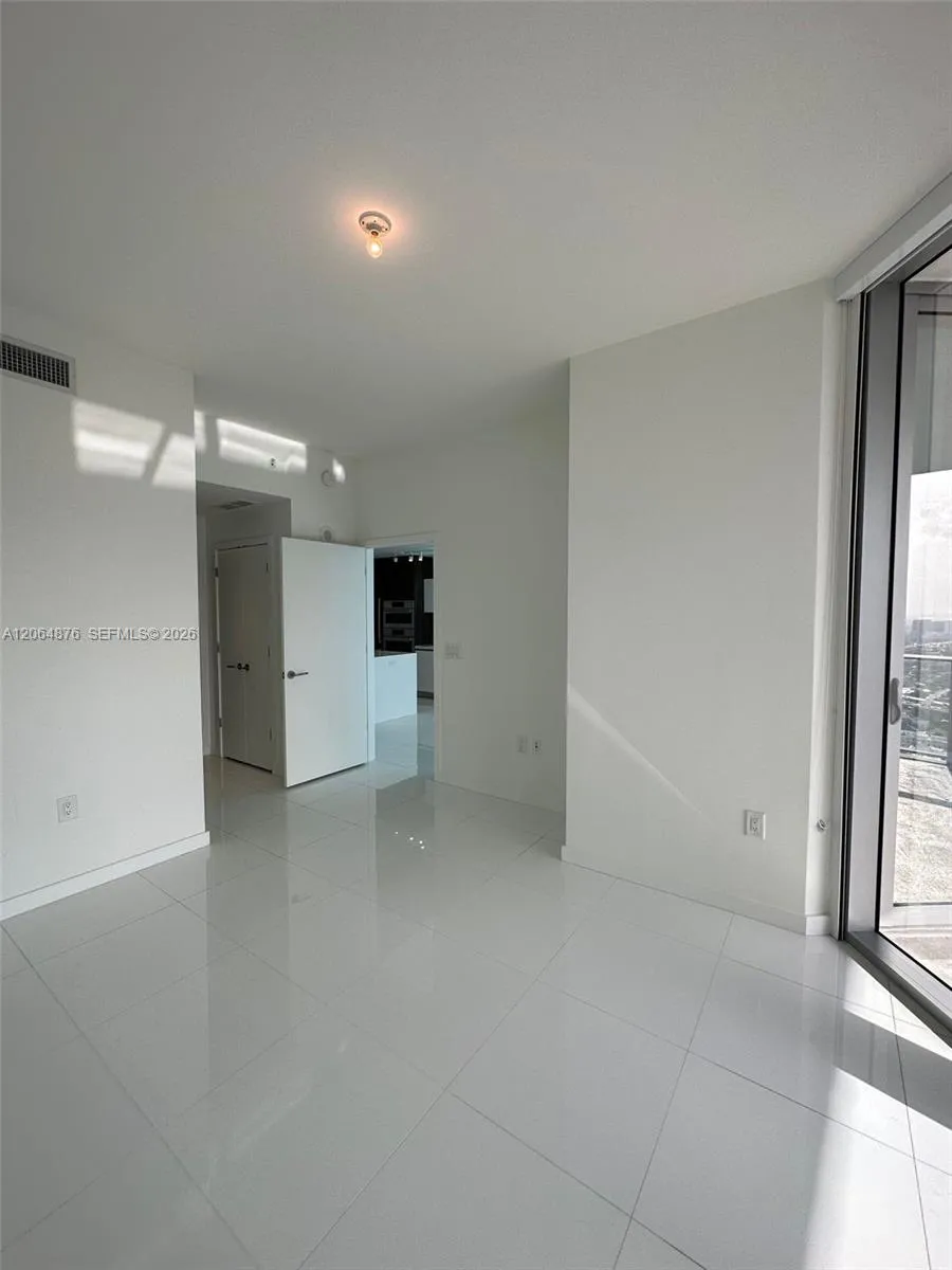 851 NE 1st Ave #4006 Miami, FL 33132