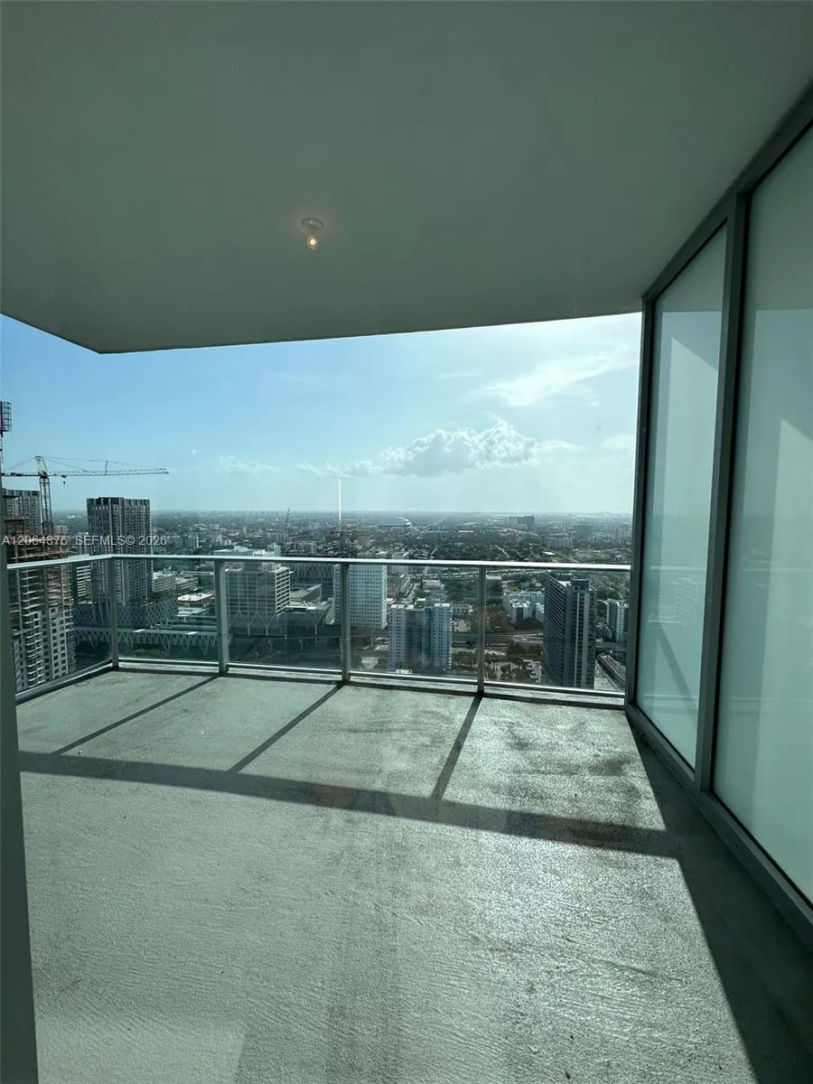 851 NE 1st Ave #4006 Miami, FL 33132