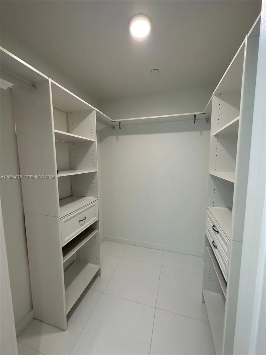 851 NE 1st Ave #4006 Miami, FL 33132