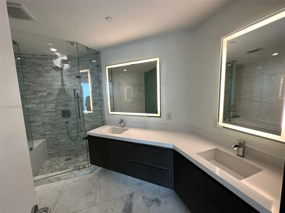 851 NE 1st Ave #4006 Miami, FL 33132