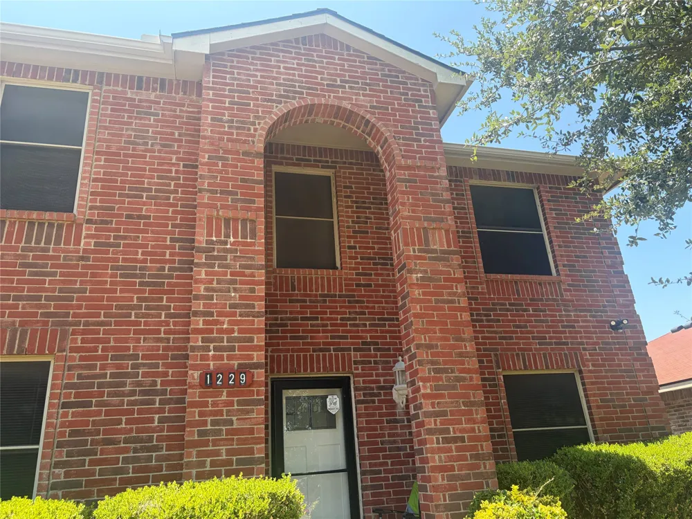 1229 Longleaf Drive Cedar Hill, TX 75104