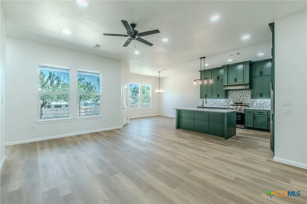 1307 Saint Louis Street Gatesville, TX 76528