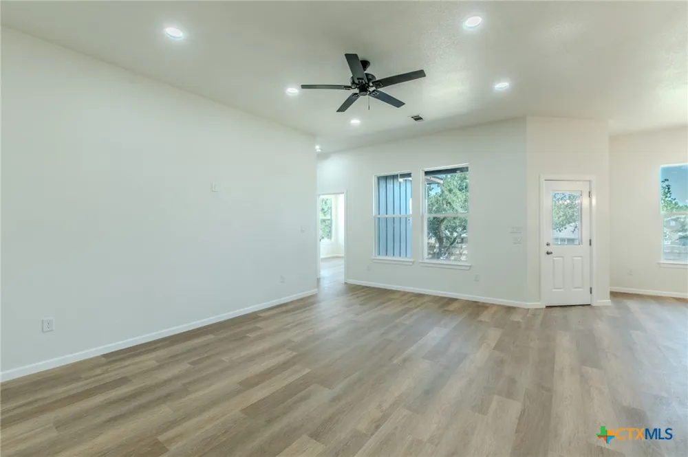 1307 Saint Louis Street Gatesville, TX 76528