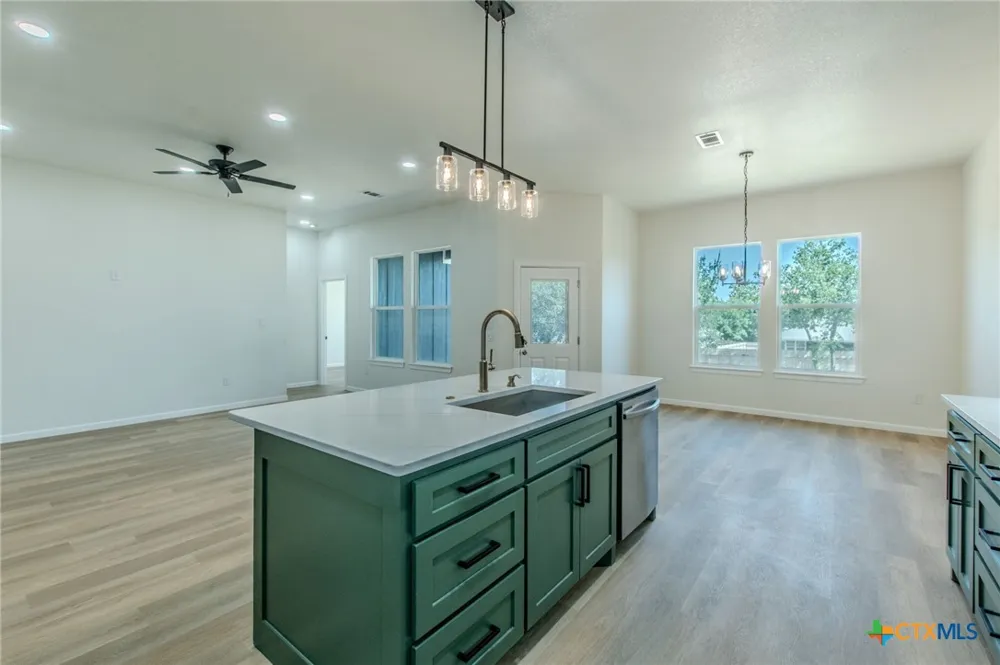 1307 Saint Louis Street Gatesville, TX 76528