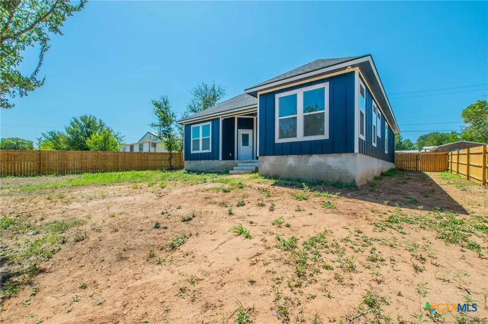 1307 Saint Louis Street Gatesville, TX 76528