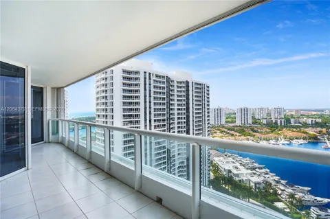 21205 Yacht Club Dr #2604