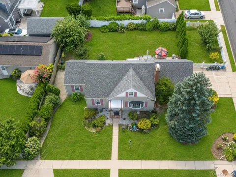 295 Ivy Avenue