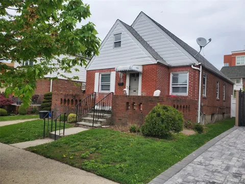57-35 Parsons Boulevard #House