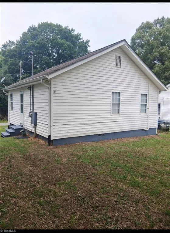 627 Dailey Street Burlington, NC 27217
