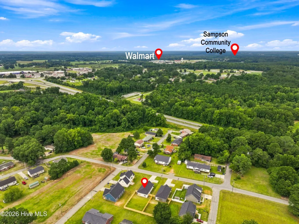 802 Holmes Street Clinton, NC 28328