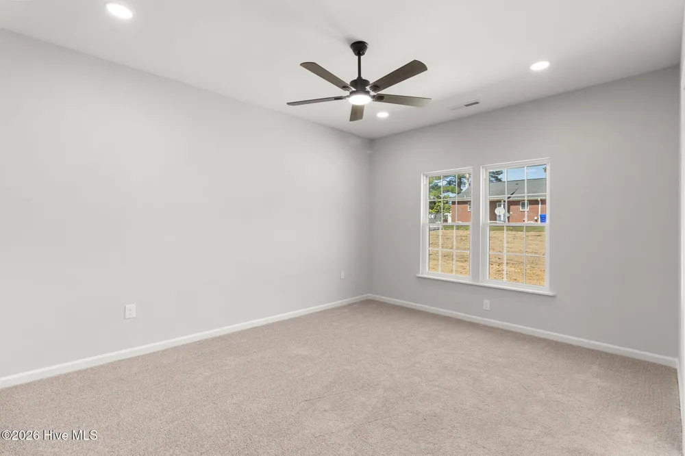 802 Holmes Street Clinton, NC 28328