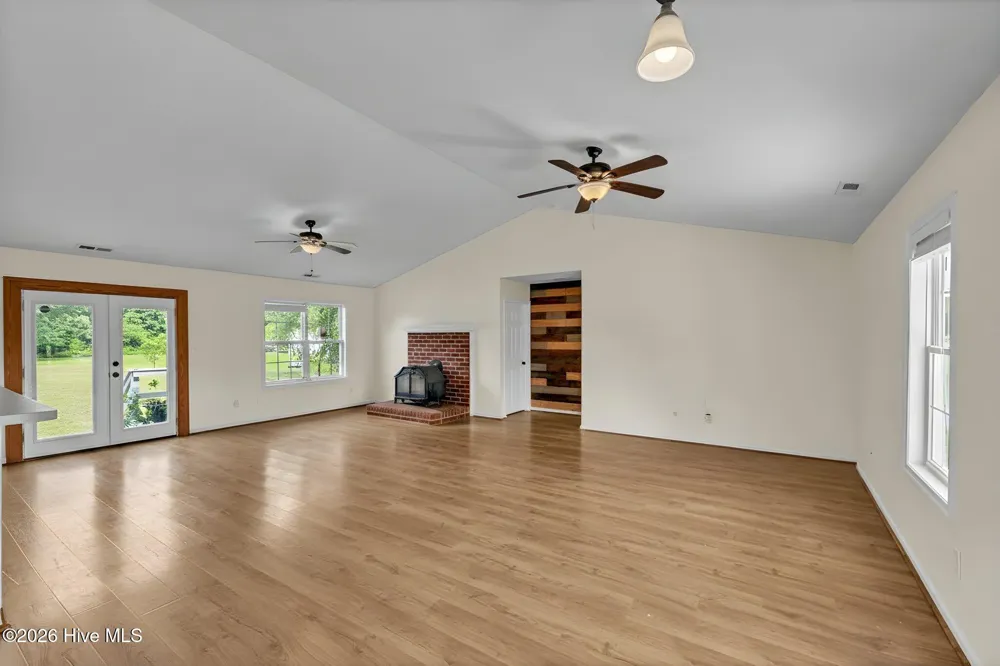 332 S End Road Knotts Island, NC 27950