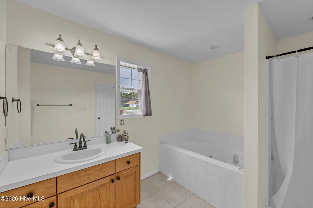 332 S End Road Knotts Island, NC 27950