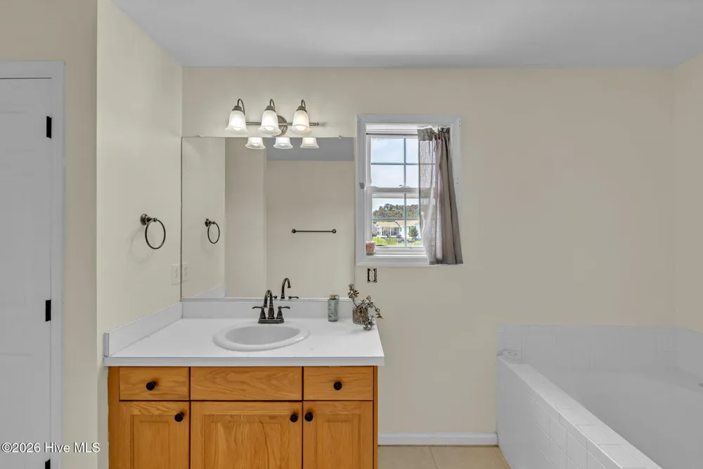 332 S End Road Knotts Island, NC 27950