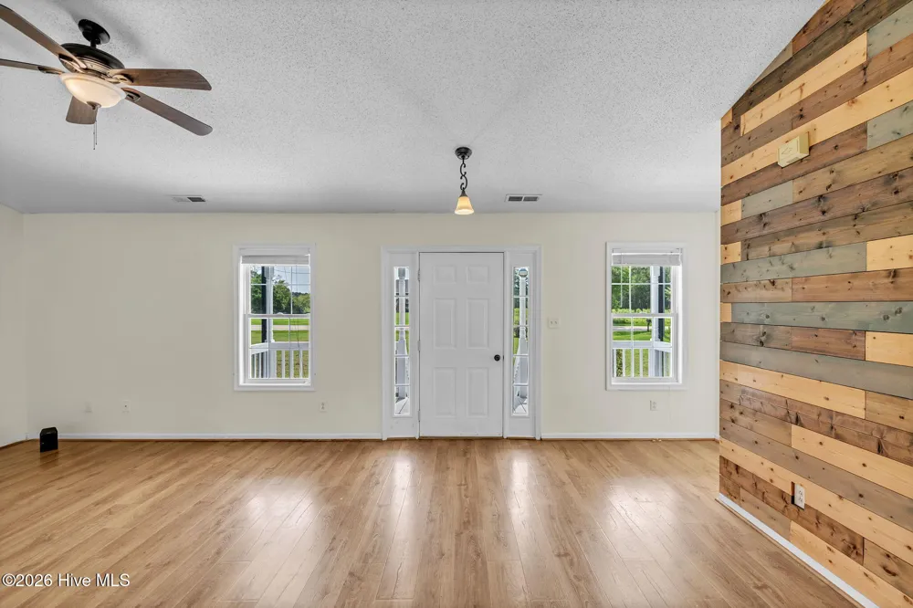 332 S End Road Knotts Island, NC 27950