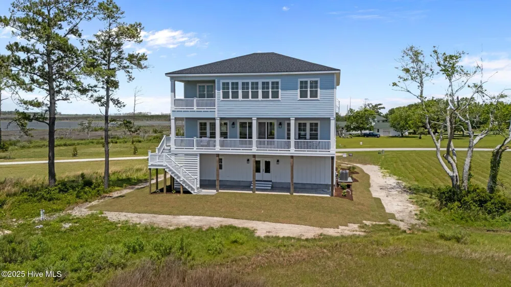 325 Anson Road Beaufort, NC 28516