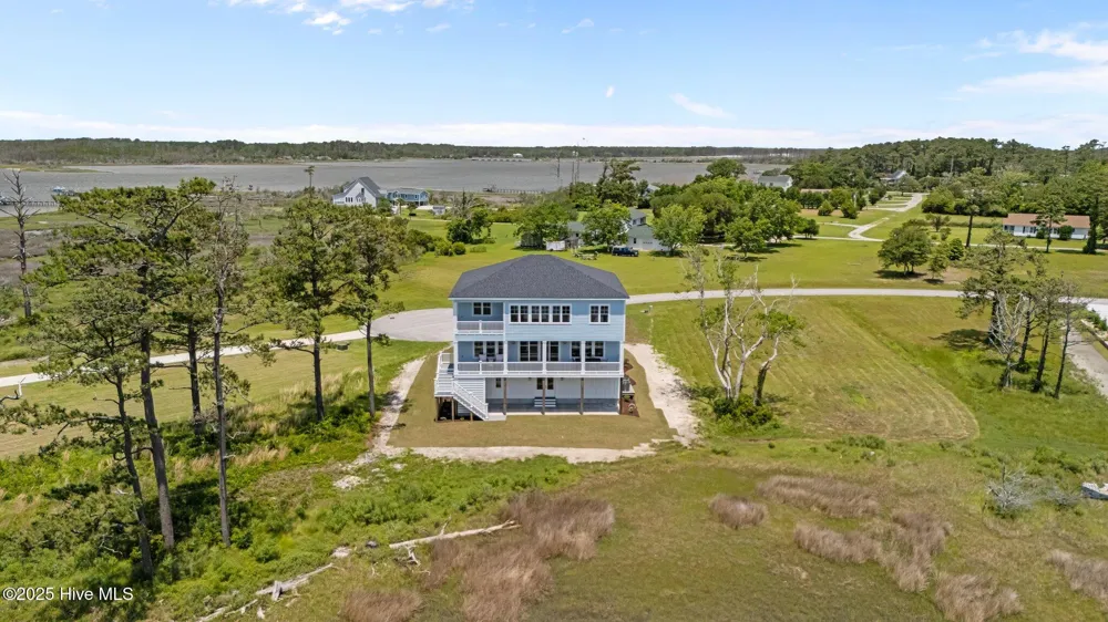 325 Anson Road Beaufort, NC 28516