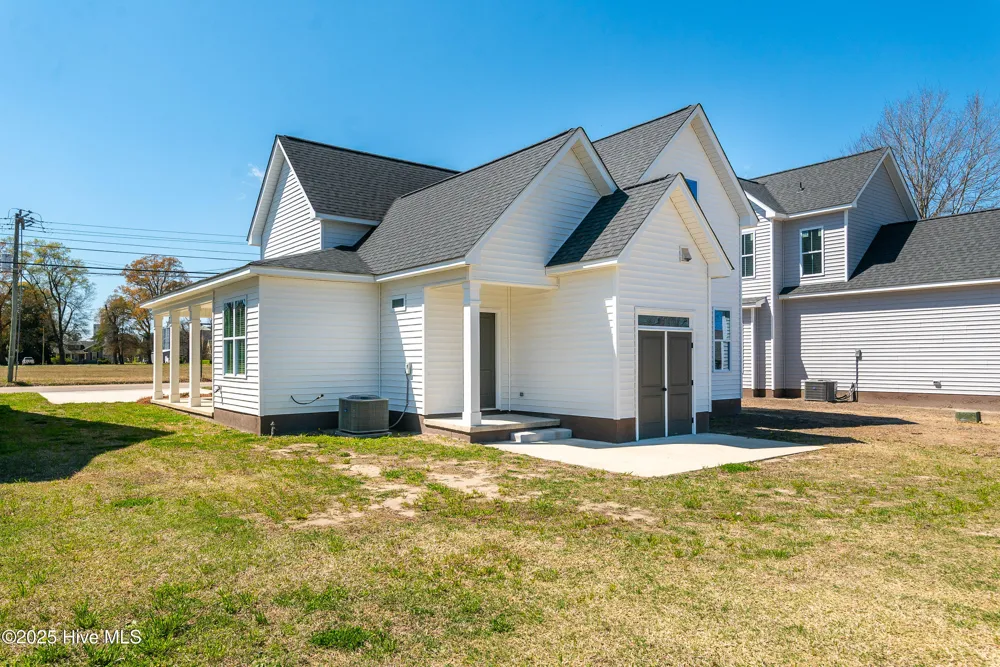 3842 W Wilson Street Farmville, NC 27828