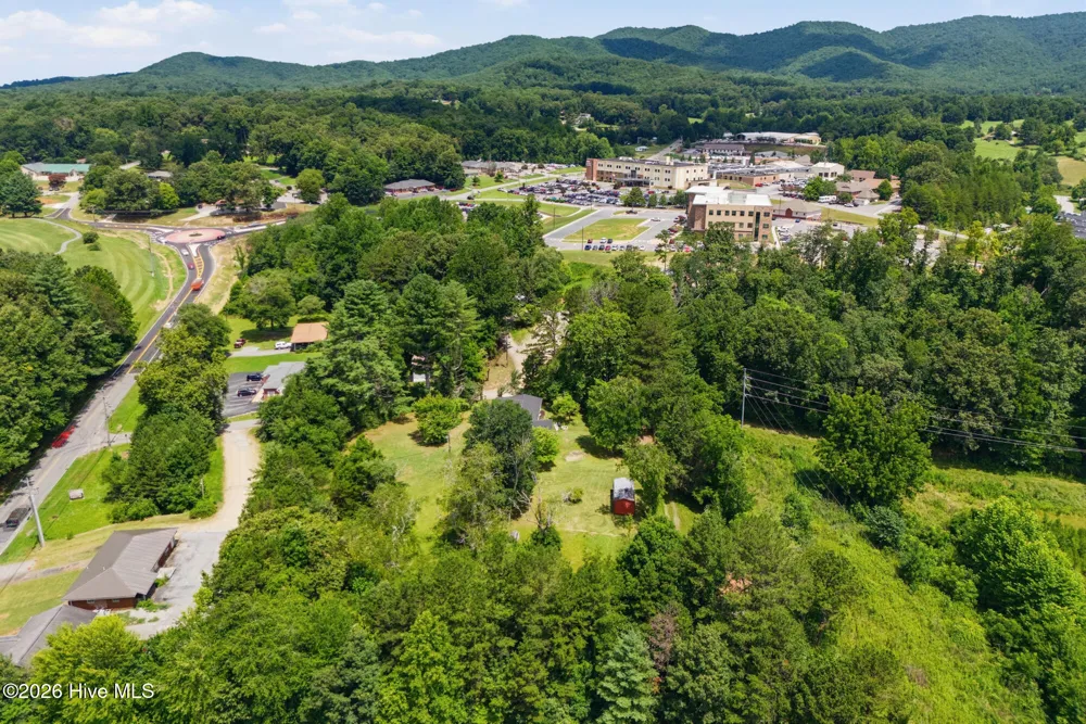22 Gardenia Way Blairsville, GA 30512