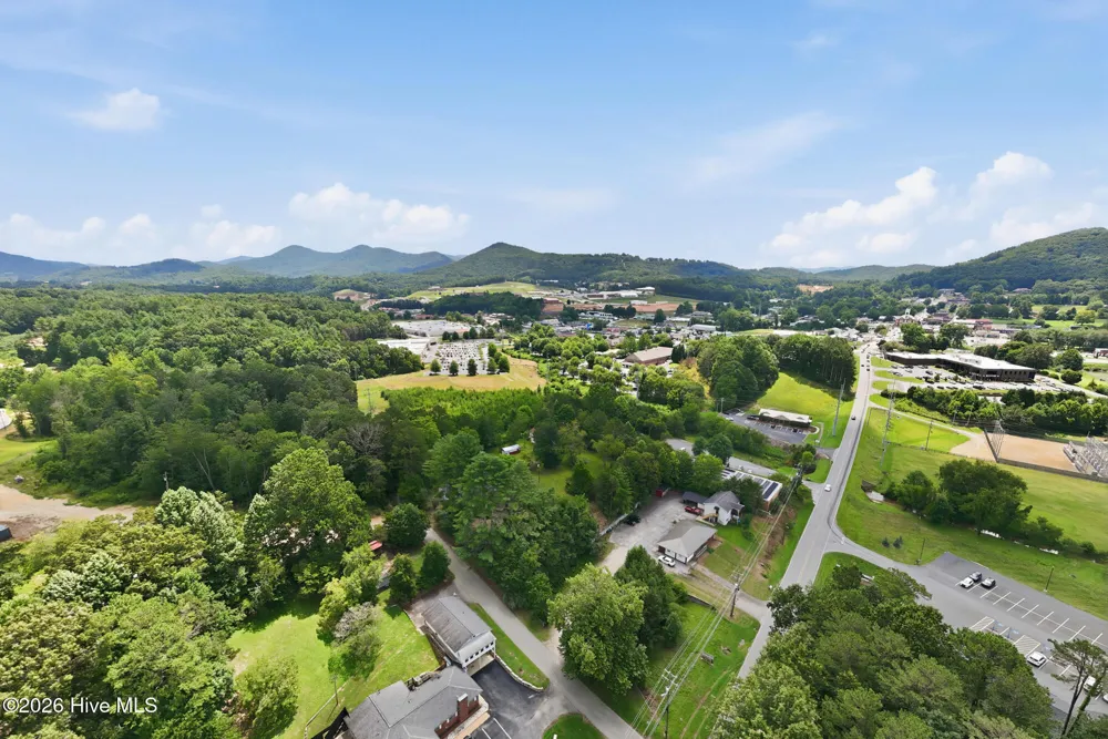 22 Gardenia Way Blairsville, GA 30512