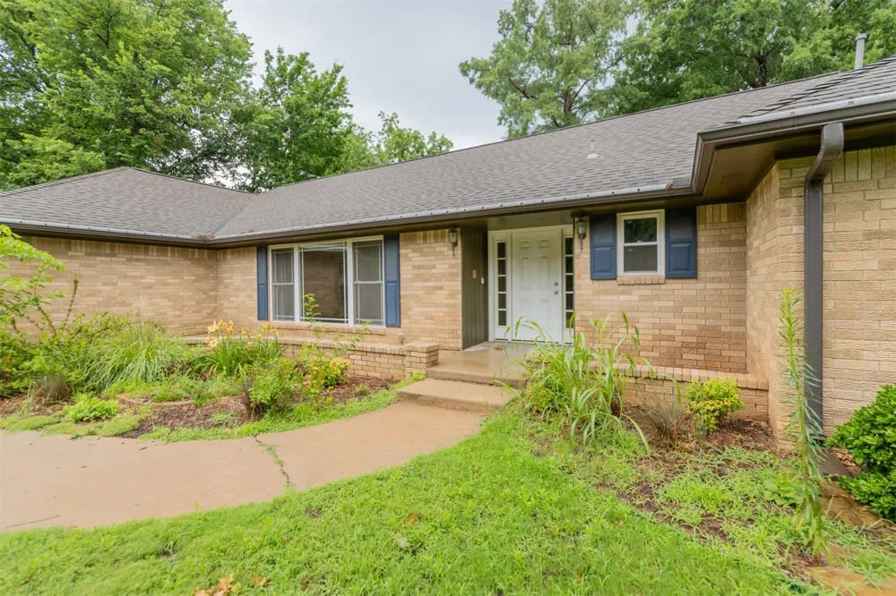 1108 S Ridge Drive Stillwater, OK 74074