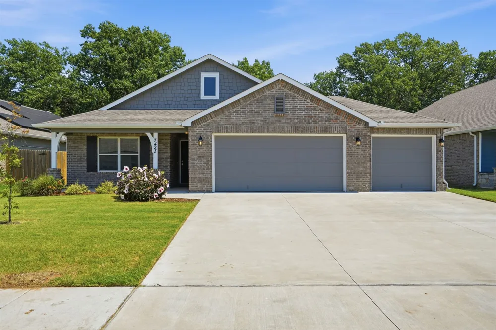 7423 S Walnut Avenue Broken Arrow, OK 74011
