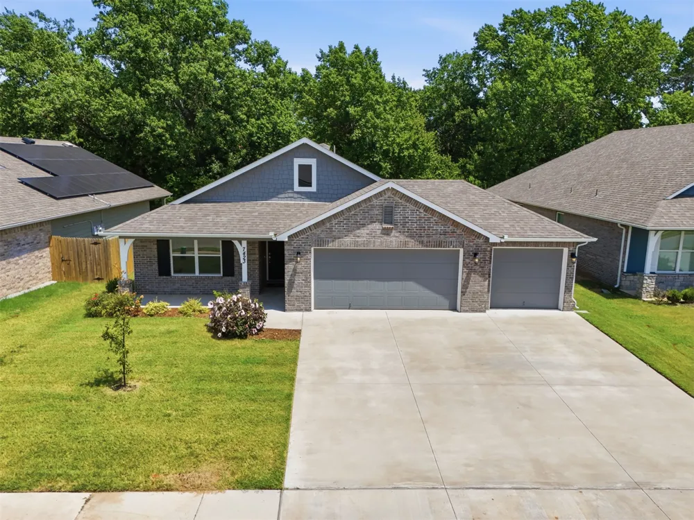 7423 S Walnut Avenue Broken Arrow, OK 74011