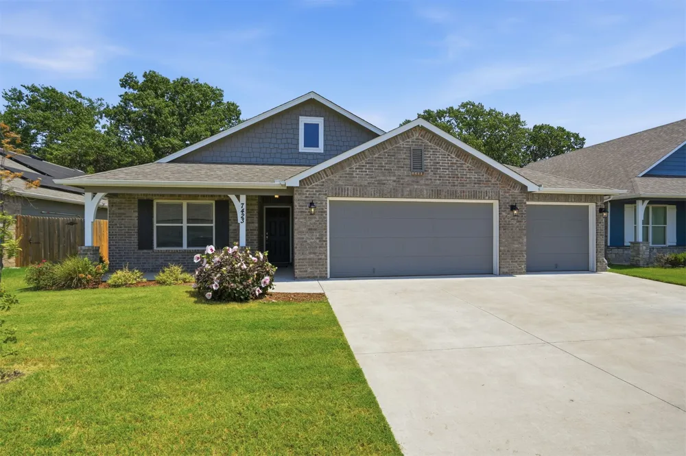 7423 S Walnut Avenue Broken Arrow, OK 74011