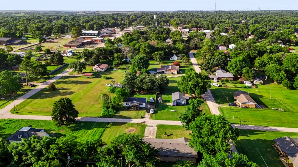 130 W Gist Avenue Roff, OK 74865