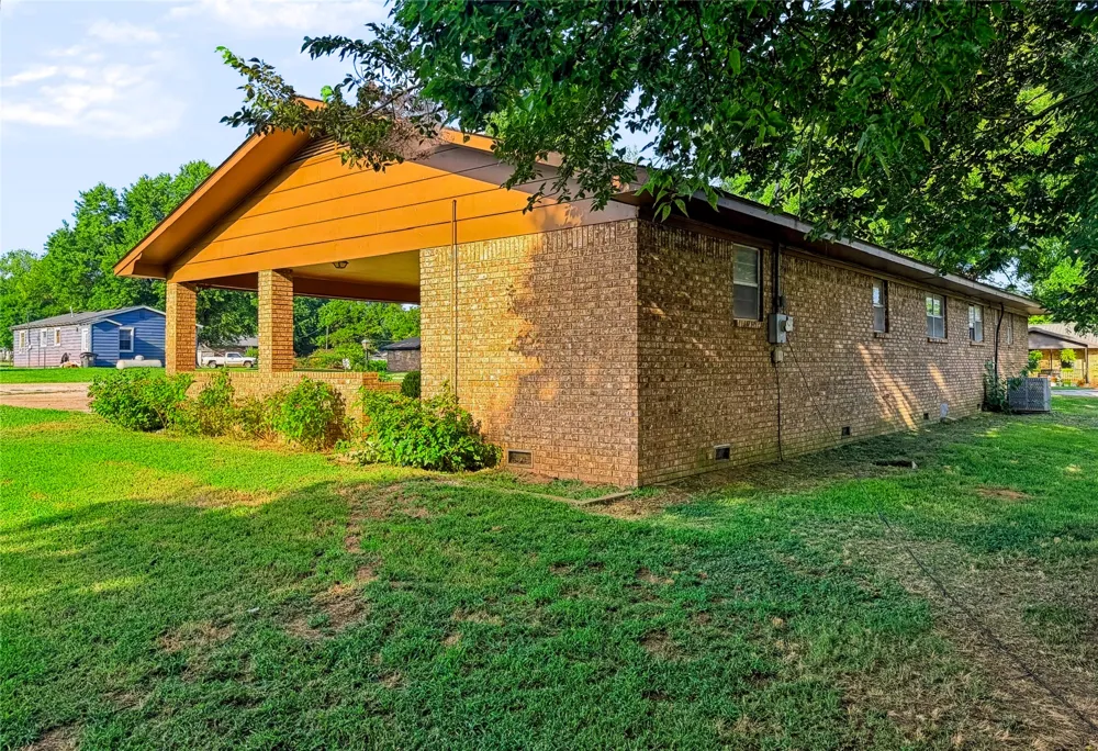 130 W Gist Avenue Roff, OK 74865