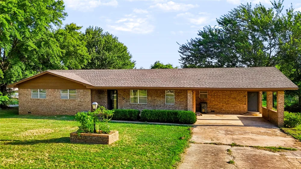130 W Gist Avenue Roff, OK 74865