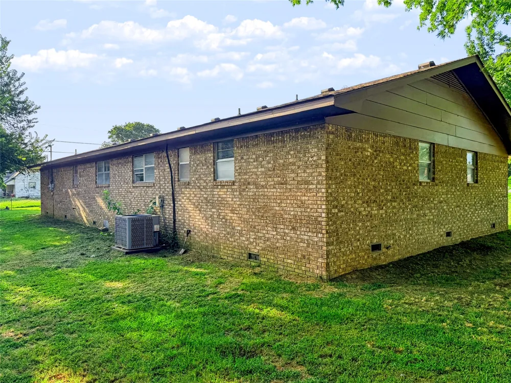 130 W Gist Avenue Roff, OK 74865